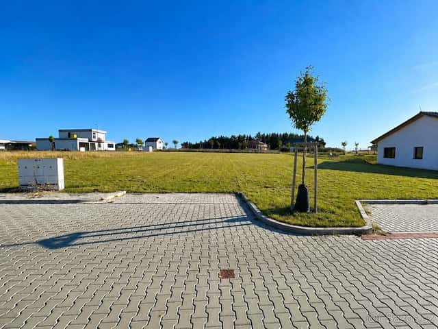 Prodej stavebního pozemku 825 m² – Chlumec nad Cidlinou, pro, okres Hradec Králové