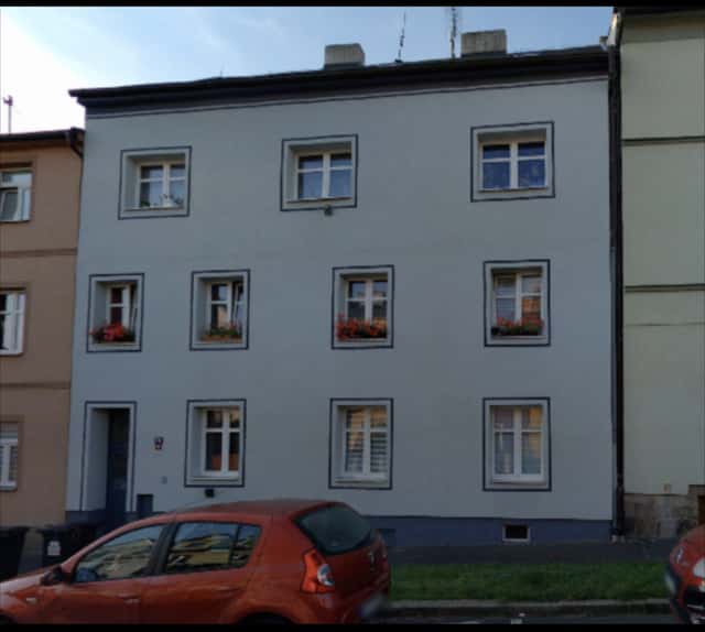 Dílna, výrobna, zázemí, sklad, 85 m2 snížené přízemí, okres Cheb