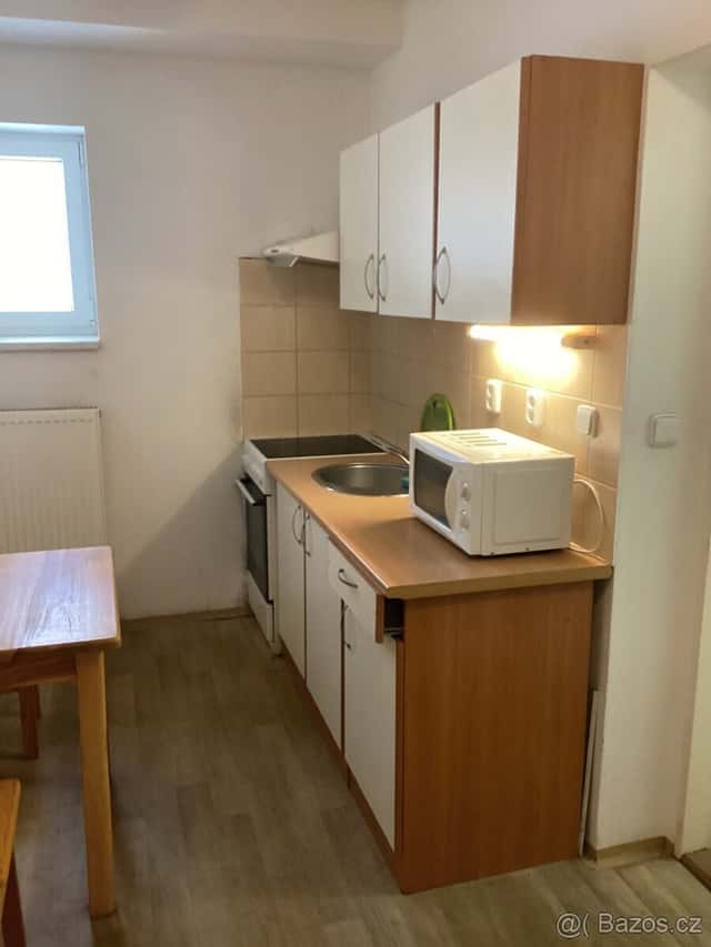 Nabízím k pronájmu 1 MÍSNOST VČETNĚ SAMOSTATNÉ KOUPELNY, okres Semily