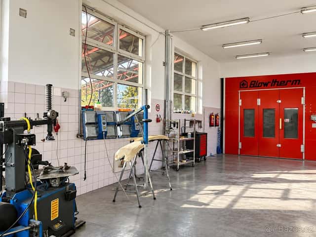Pronájem autolakovny 300 m² plus parkovací stání, Světice u, okres Praha-východ