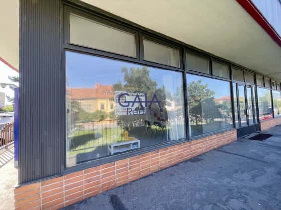 Strážnice - Rohový prostor pro kancelář či obchod v centru, okres Hodonín