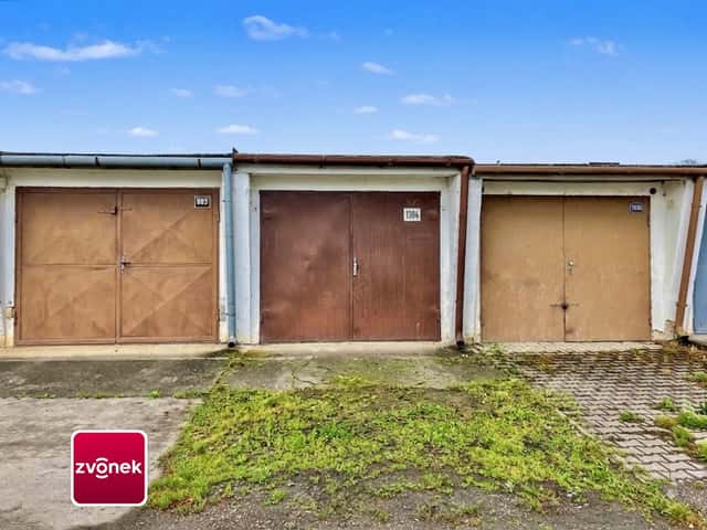 Prodej garáže 19,5 m², Uherské Hradiště, ev.č. UH02848, okres Uherské Hradiště