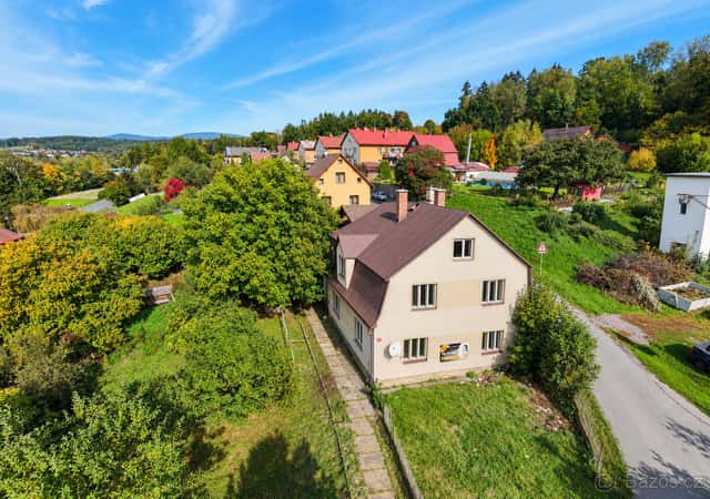 Dvougenerační rodinný dům, garáž, ovocný sad, Chotěvice - Am, okres Trutnov