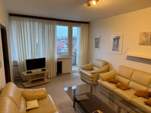 Pronájem kompletně zařízeného bytu 2+1, 60 m² – Hradec Králo, okres Hradec Králové