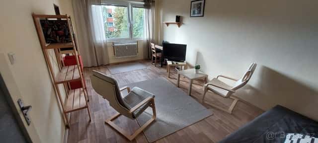 Pronájem vybaveného bytu 1+1, 34m2 + sklep, Praha 5