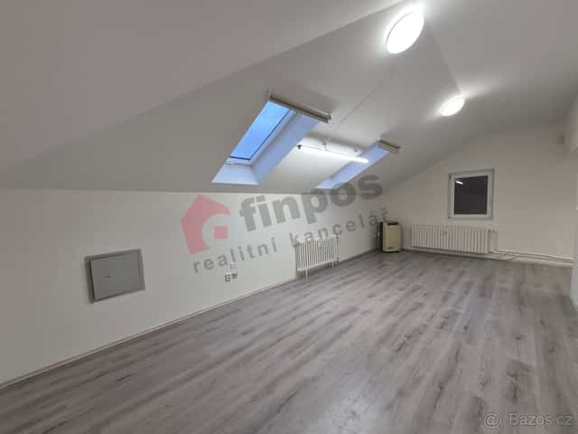 Pronájem nebytového prostoru 50 m2, Ringhofferovo náměstí, K, okres Praha-východ