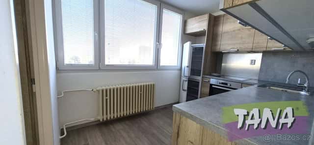 Pronájem pěkného bytu s lodžií – Kolín, ulice Masarykova 2+1, okres Kolín