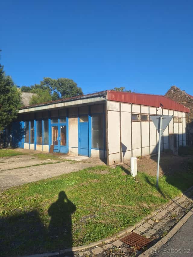 Objekt občanské vybavenosti, okres Chomutov