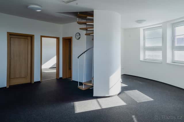 Pronájem kanceláře 98 m² - Hornokrčská, Praha - Krč, Praha 4
