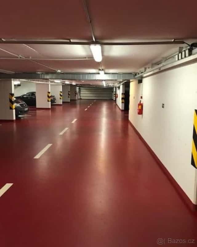 Prodej garážového stání v ulici Peluškova 1599, Kyje, Praha 4