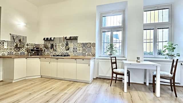 Prodej prostorného bytu 3+1, 103 m² – Brno, Štěpánská, zděný, okres Brno-město