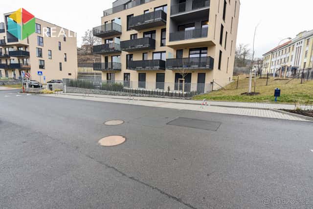 Pronájem venkovního parkovacího stání, Duslova, Beroun., okres Beroun