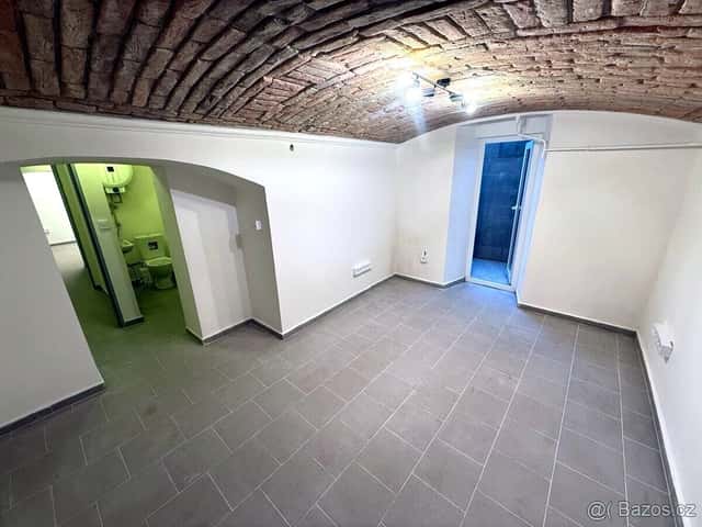 Prodej skladu 35 m², Kolín – Sadová (Borek), s nájemníkem, okres Kolín