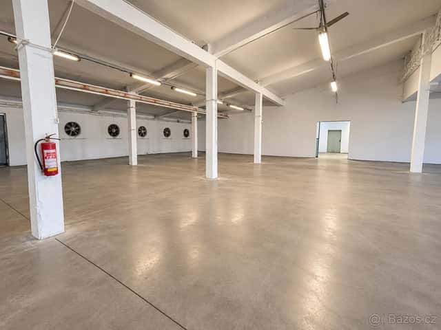 Pronájem haly 1490 m2, Březolupy, okres Uherské Hradiště