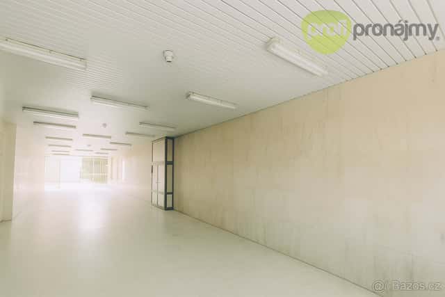Pronájem krytého parkovacího stání – centrum Šumperka, okres Šumperk