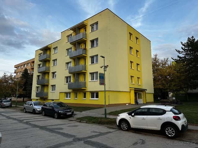 Pronájem bytu 2+kk, 54m + sklep, sídliště Velká nad Veličkou, okres Hodonín