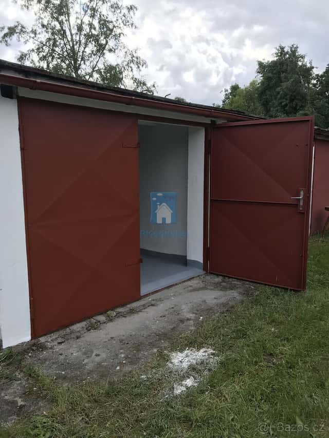 Pronájem garáže, Pardubice, ulice Pardubická, 18 m2, okres Pardubice
