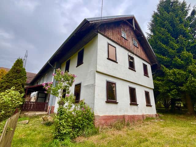 Prodej domu 260 m², Brniště s pozemky 5641 m2, okres Česká Lípa