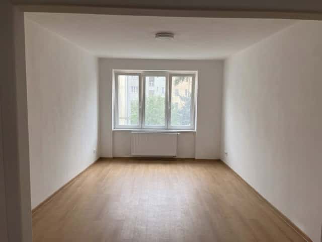 Zrekonstruovaný byt 2+kk 65m2 + sklep 3m2, ul. V olšinách, Praha 10