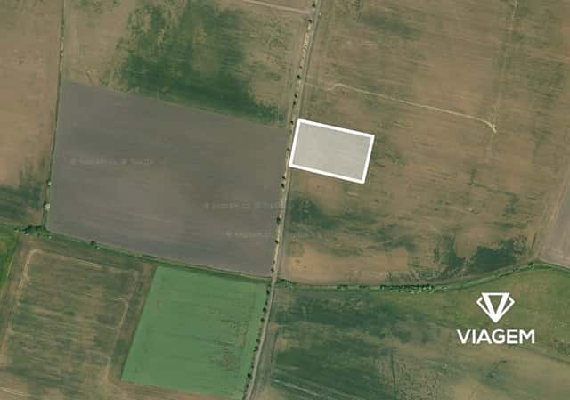 Pole 2 877 m², okres Praha-východ