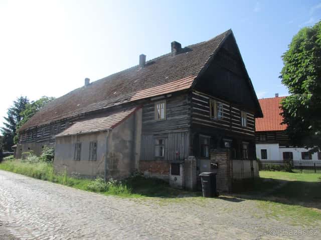 Prodej zemědělské usedlosti s pozemkem 4629 m2 v Rašovicích, okres Litoměřice