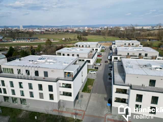 Pronájem garážového stání v Olomouci, ul. Věry..., okres Olomouc