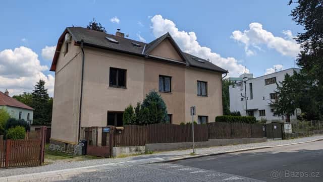 Prodej rodinného domu 239m2 - tři bytové jednotky. Humpolec, okres Pelhřimov