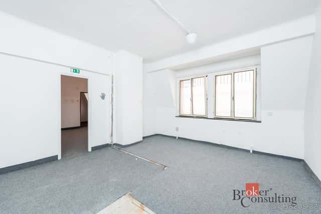 Prodej, komerční/ostatní, 145 m2, Varšavská, 36001 Karlovy V, okres Karlovy Vary