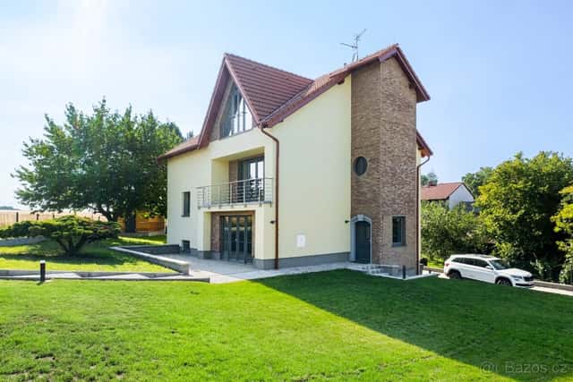Pronájem rodinného domu 380 m², pozemek 1131 m² Školská, Kos, okres Praha-západ
