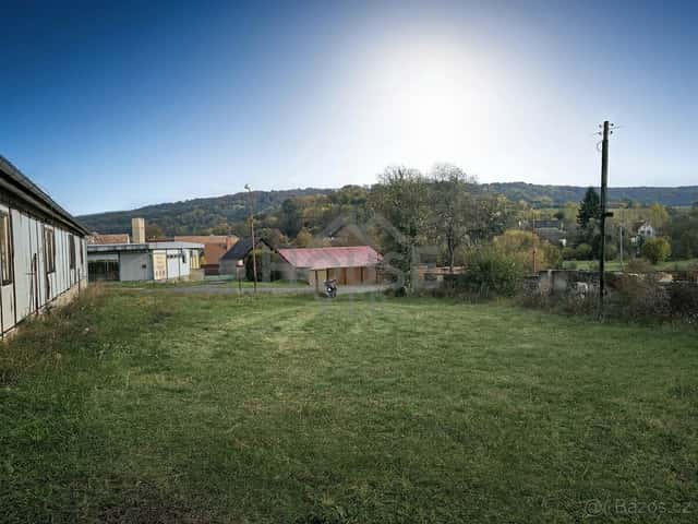 Prodej komerčního pozemku 1 297 m², Vinařice, ev.č. 01023, okres Louny