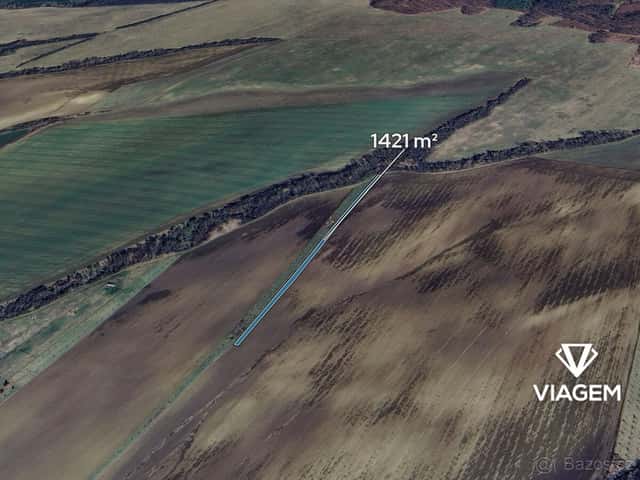 Pole 1 421 m², okres Uherské Hradiště