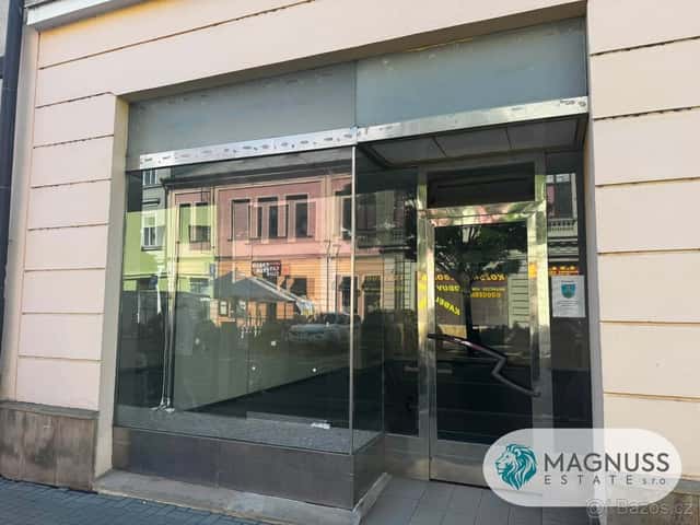 Pronájem obchodního prostoru s velkou výlohou, ČSA, Šternber, okres Olomouc