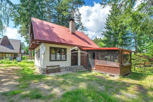 Rekreační chata 4+1 se zahradou 586 m², rybník Rendlíček, okres Žďár nad Sázavou