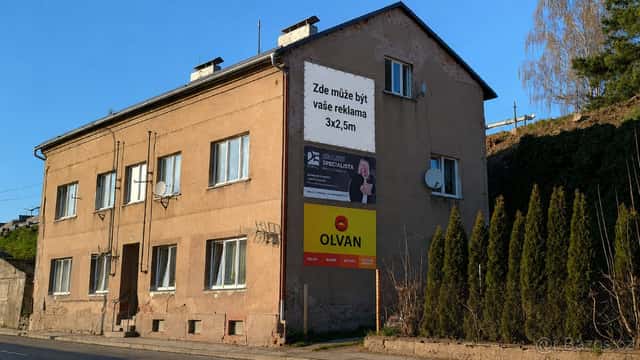 Pronájem reklamní plochy na domě v Úpici, hlavní tah Trutnov, okres Trutnov
