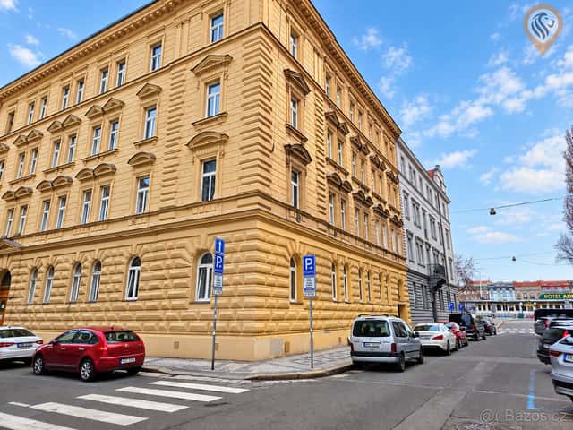 Pronájem vybaveného atraktivního bytu 1+1 přímo u Smíchovské, Praha 5