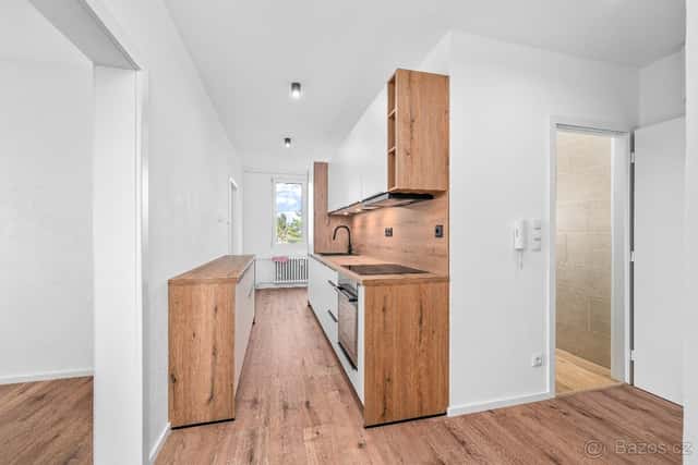 Pronájem bytu 3+1, 65 m2, Velešín, ul. Sídliště, okres Český Krumlov