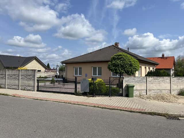 Prodej rodinného domu 4+1 v Źehušicích s pozemkem 856 m2, okres Kutná Hora