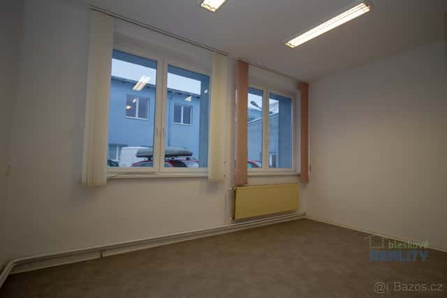 Pronájem kanceláře v komerčním areálu Brandýs nad Labem - Ne, okres Praha-východ