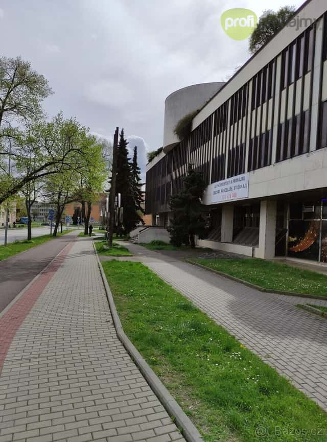 Pronájem 8 kanceláří 144 m², okres Prostějov