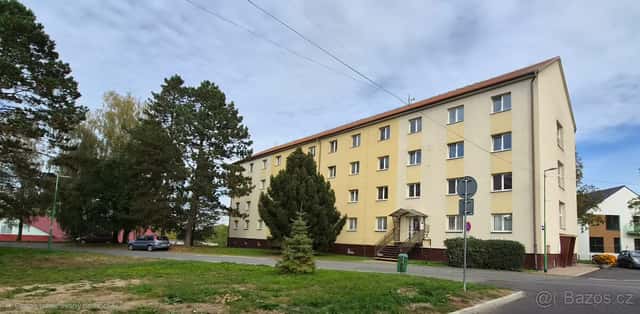 Pronájem bytu 3+1 57 m² Obránců míru, Chvaletice, okres Pardubice