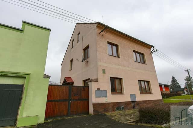 Prostorný dvougenerační rodinný dům v obci Lahošť, okres Tep, okres Teplice