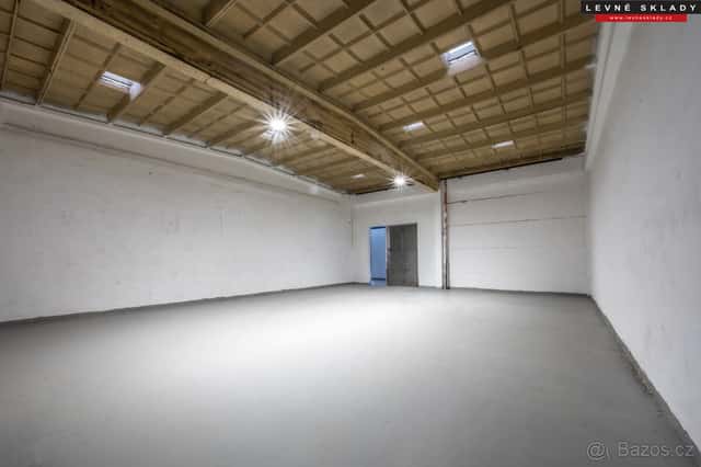 Pronájem skladu 360 m2 v Kladrubech nad Labem, okres Pardubice