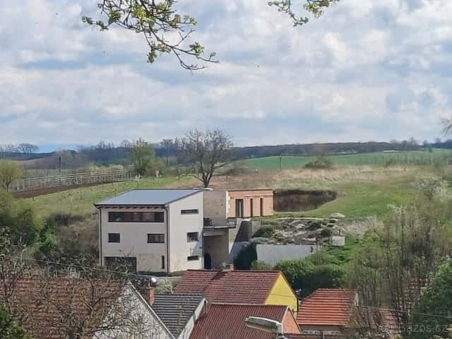 VÝJIMEČNÉ RODINNÉ SÍDLO HOVORANY - HRADČANY, okres Hodonín