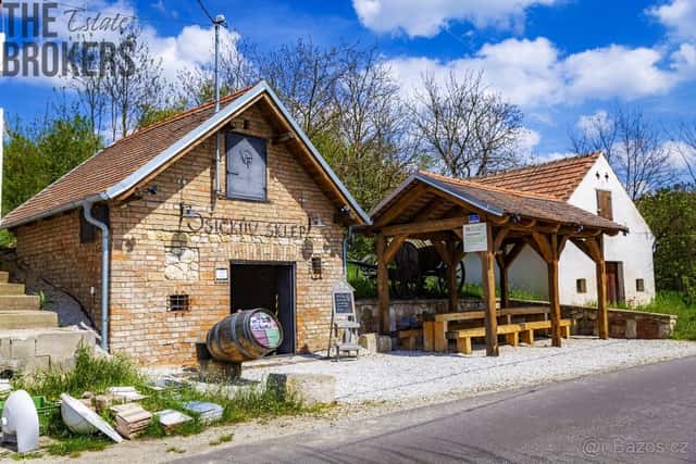 Vinný sklep u stezky s pozemkem 384 m², okres Břeclav