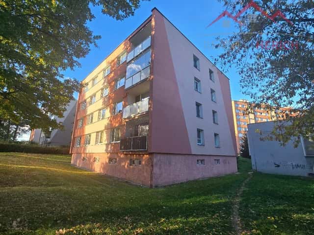 Pronájem bytu 3+1 se zasklenou lodžií po rekonstrukci, 67 m, okres Chomutov