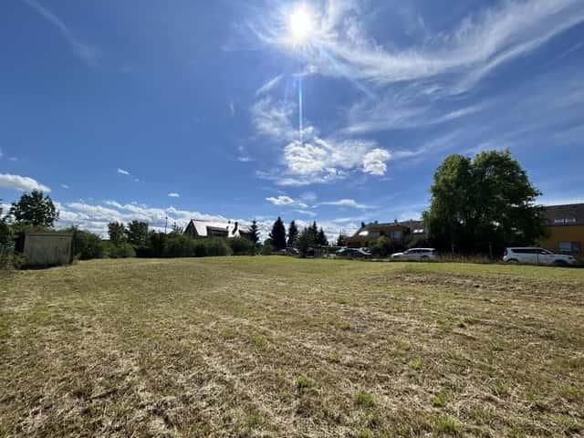 Prodej stavebního pozemku 1128 m2 na Praze západ - Tachlovic, okres Praha-západ