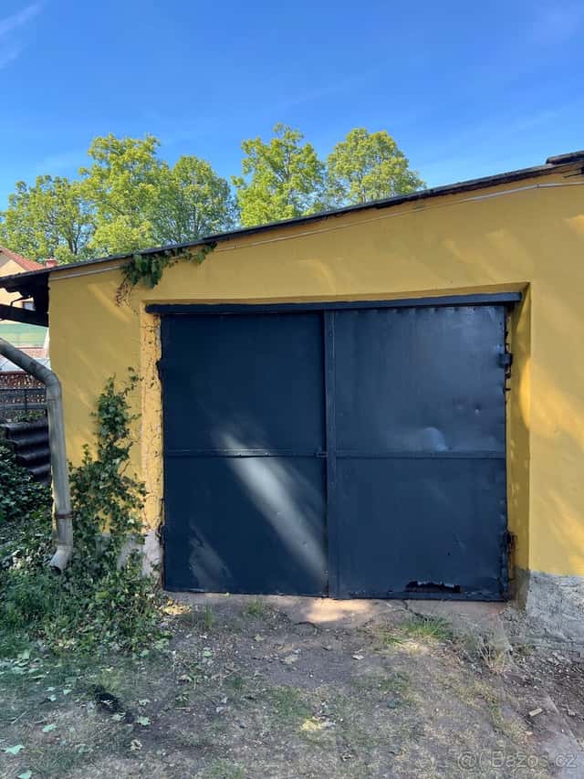 Garáž, sklad , dílna - Řepín , pozemek -36 m2, okres Mělník