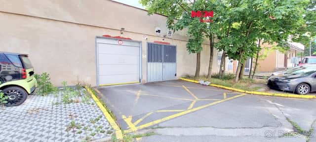 Prodej, garážové stání, DV, Praha 4 - Kamýk, ul. Ve Lhotce, Praha 4