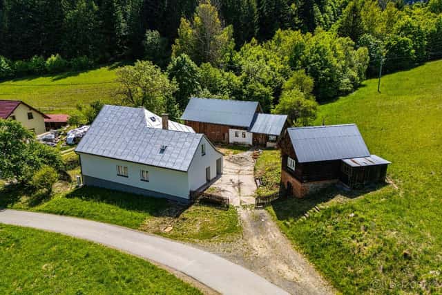 Nabízíme k prodeji soubor 3 nemovitostí v obci Liptál, okres Vsetín