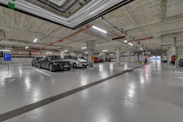 Pronájem garáž. stání 15 m², Komunardů, Praha - Holešovice, Praha 7